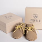 Smeđe cipelice sa žutim pertlama — Mini Pack